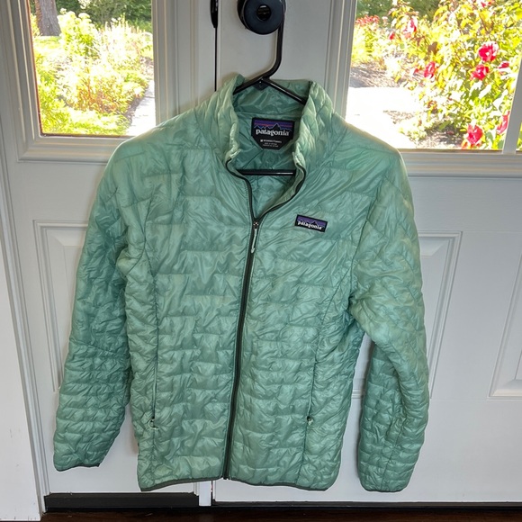 Patagonia Mint Green Quilted Jacket - Picture 1 of 3